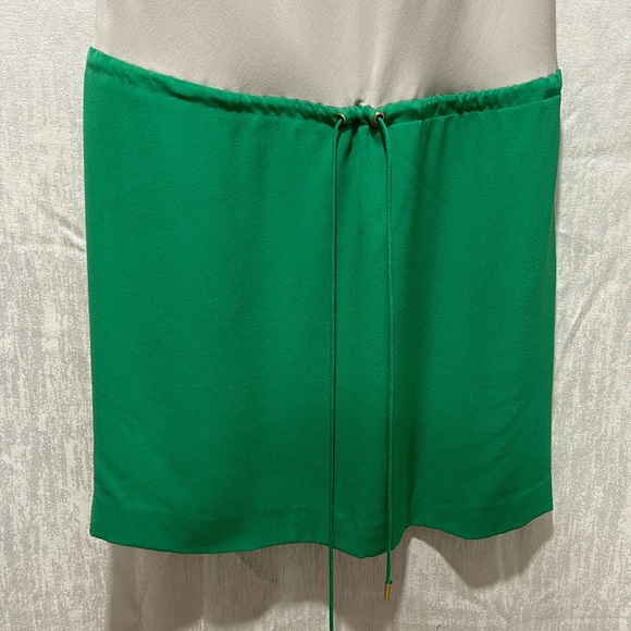 Diane Von Furstenberg 100% Silk Tadd Dress - Picture 3 of 10